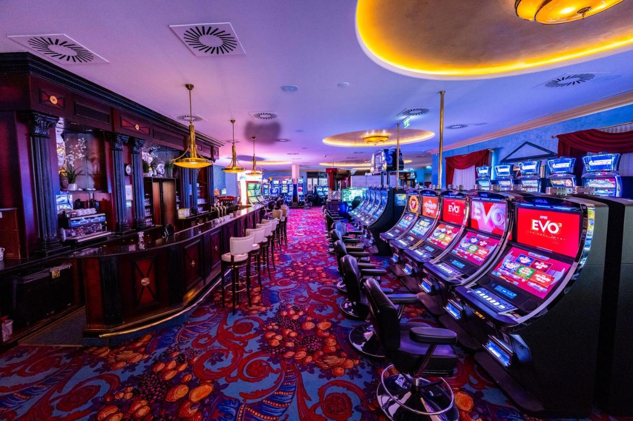 Imperial Casino Strazny Hotel Екстериор снимка
