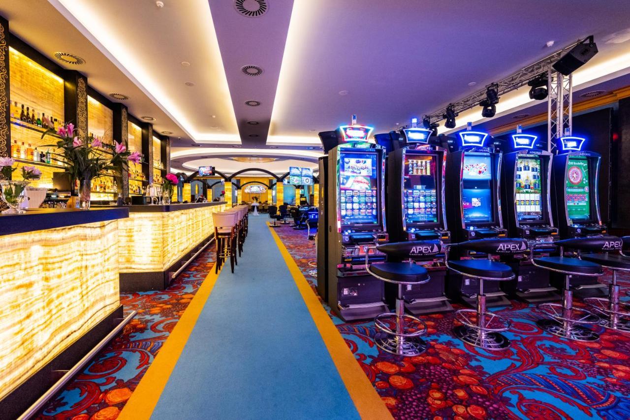 Imperial Casino Strazny Hotel Екстериор снимка