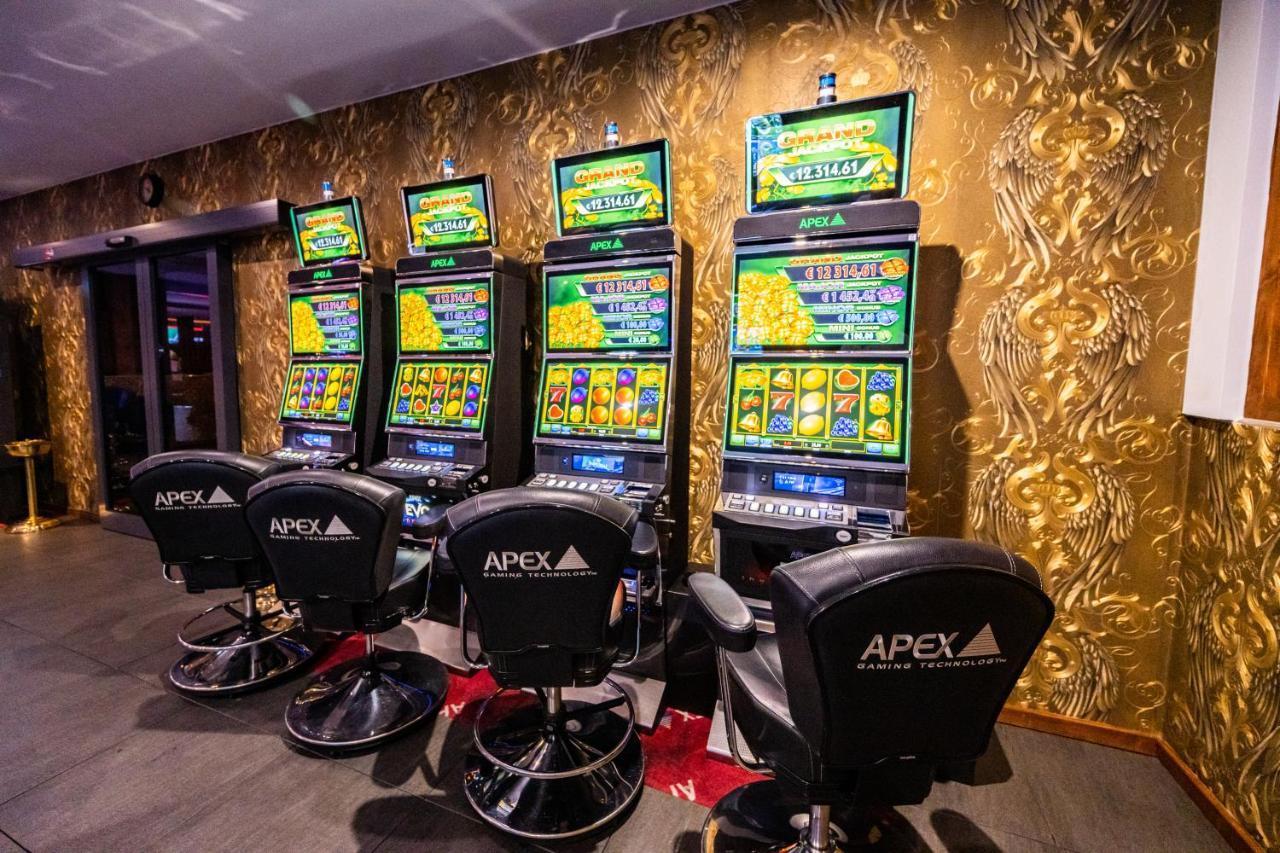 Imperial Casino Strazny Hotel Екстериор снимка